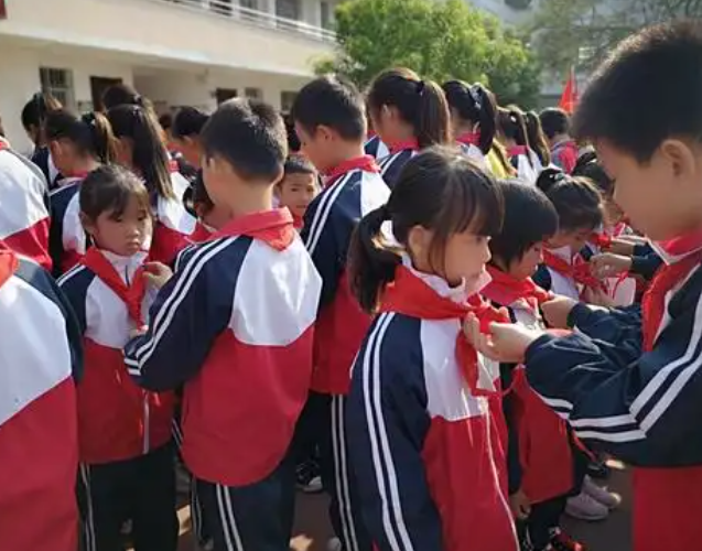 下降心思落差家长多鼓舞交流不指责施压协助学生树立学习决心