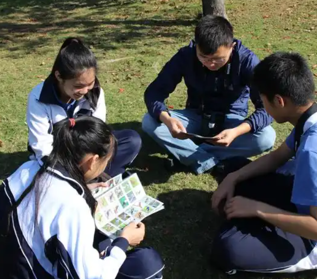 让运动歌声艺术充满校园极大地缓解了学生的身心压力