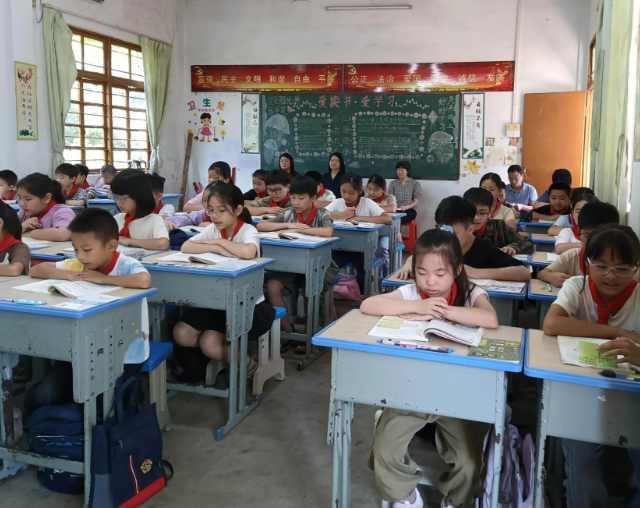 以扎实有力的教育展开实绩书写了县域高质量展开的簇新篇章